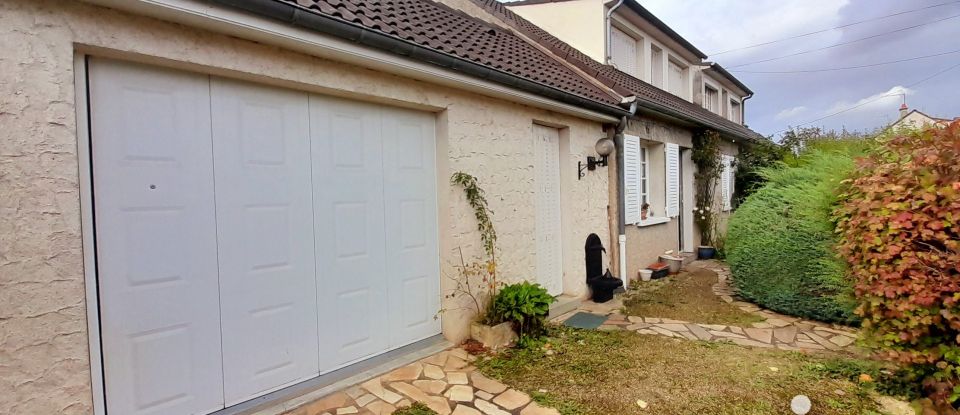 House 6 rooms of 126 m² in Chartres (28000)