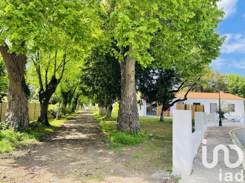 Maison 5 pièces de 131 m² à Périgny (17180)