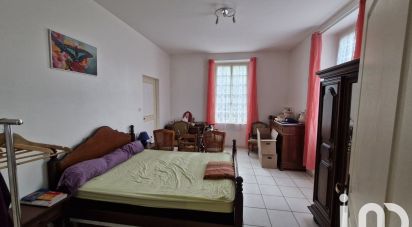 Traditional house 10 rooms of 192 m² in Sainte-Soulle (17220)