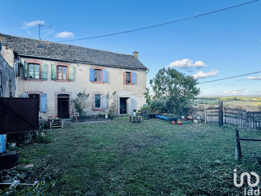 Maison 7 pièces de 168 m² à Tauriac-de-Naucelle (12800)