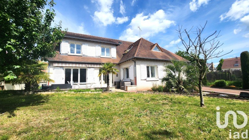 Maison 8 pièces de 215 m² à Leuville-sur-Orge (91310)