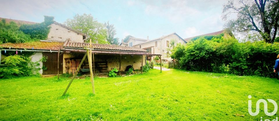 Country house 11 rooms of 288 m² in Pers (79190)