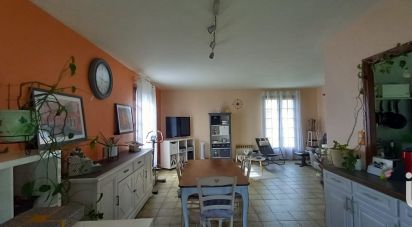 Traditional house 5 rooms of 96 m² in Cognac (16100)