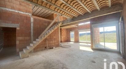 Maison 6 pièces de 146 m² à Charly-Oradour (57640)