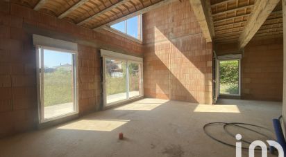 Maison 6 pièces de 146 m² à Charly-Oradour (57640)