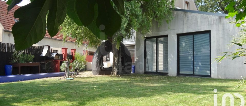 Architect house 7 rooms of 249 m² in Saint-Jean-de-la-Ruelle (45140)