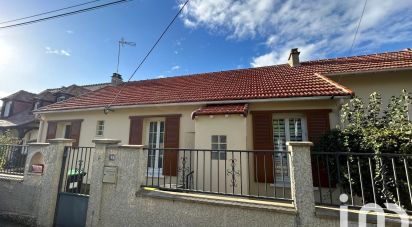 Traditional house 6 rooms of 115 m² in Sainte-Geneviève-des-Bois (91700)