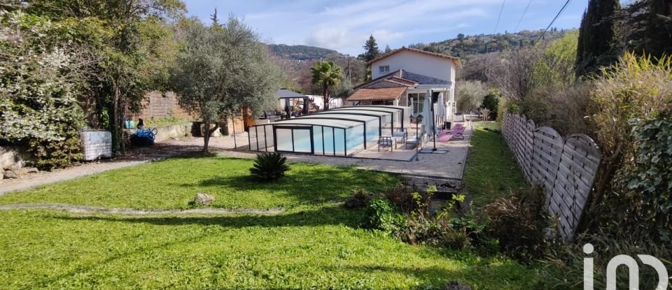 Maison 8 pièces de 224 m² à Grasse (06130)