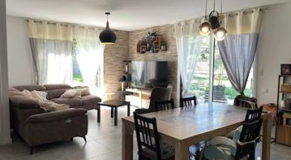 House 5 rooms of 120 m² in Montendre (17130)