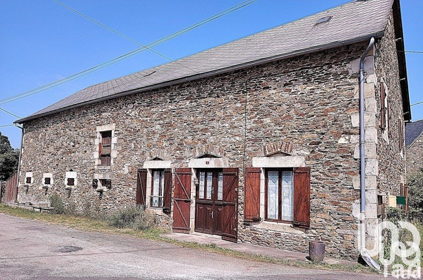 Maison de campagne 5 pièces de 143 m² à Savennes (63750)