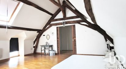 Maison 7 pièces de 208 m² à Oison (45170)