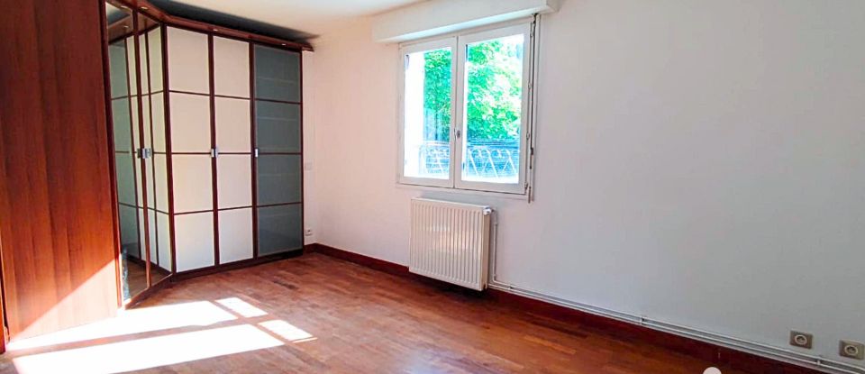 Apartment 5 rooms of 137 m² in Ronquerolles (95340)