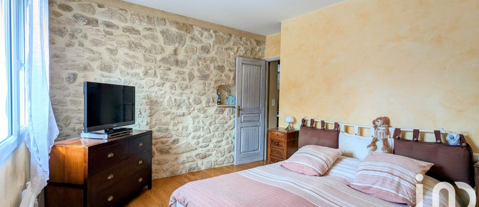 House 5 rooms of 191 m² in Loriol-du-Comtat (84870)