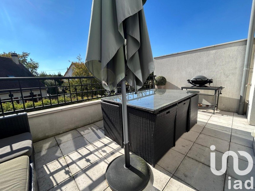 Apartment 3 rooms of 69 m² in Sainte-Geneviève-des-Bois (91700)