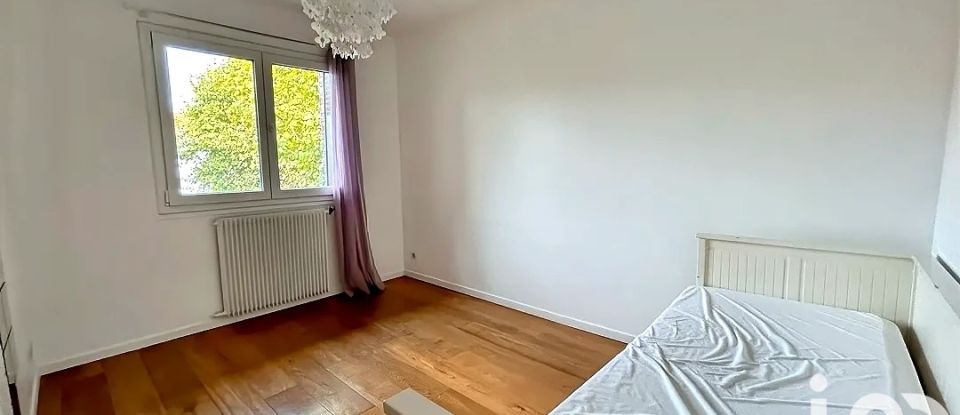 House 5 rooms of 105 m² in Montreuil (93100)