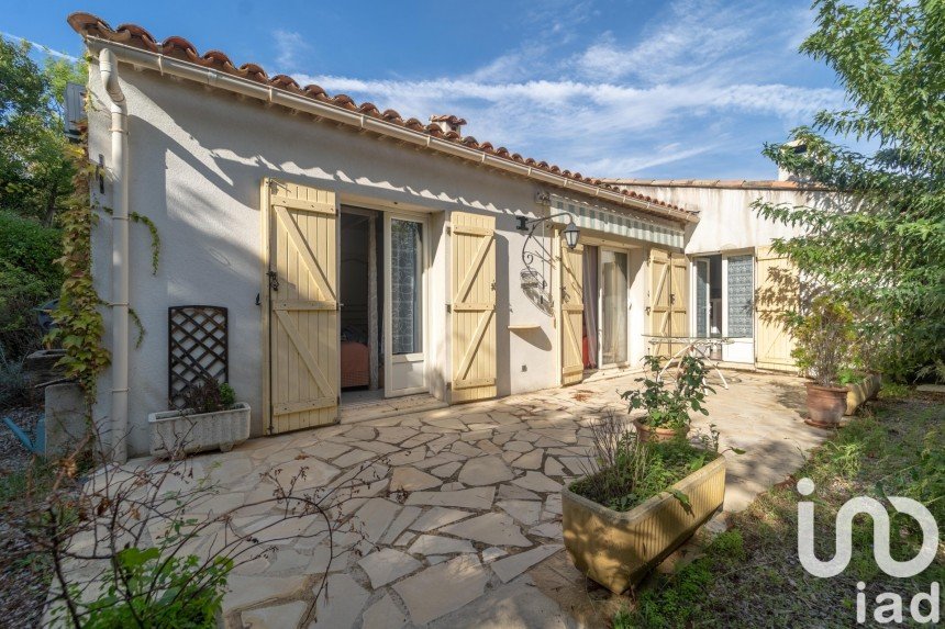 Maison traditionnelle 4 pièces de 102 m² à Trans-en-Provence (83720)