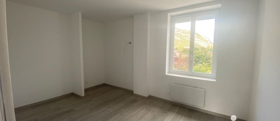 Apartment 2 rooms of 49 m² in Culoz (01350)