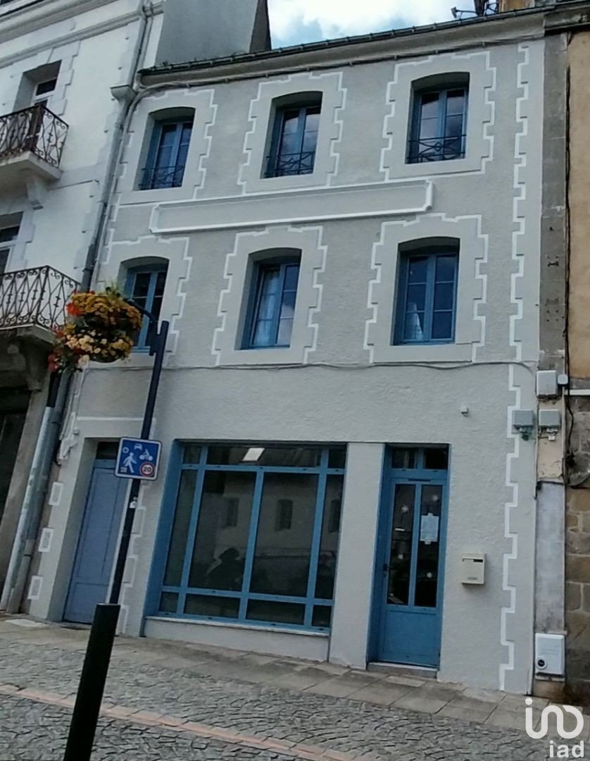 Retail property of 31 m² in Quimperlé (29300)