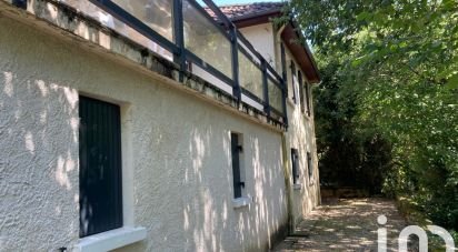 Traditional house 6 rooms of 132 m² in Sarlat-la-Canéda (24200)