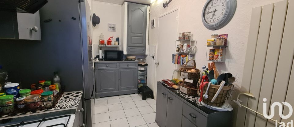 Traditional house 4 rooms of 87 m² in Bruyères-le-Châtel (91680)