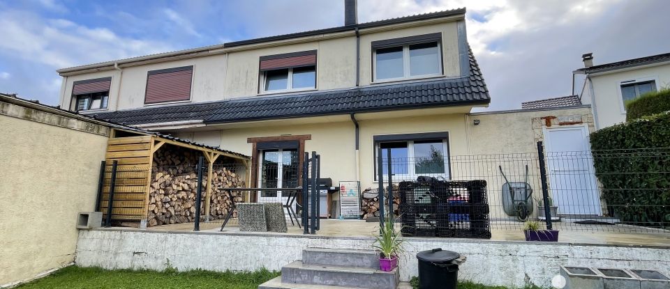 House 4 rooms of 93 m² in Péronne (80200)