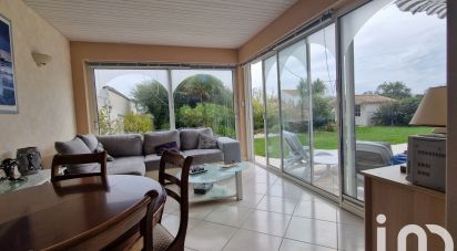 House 6 rooms of 132 m² in Saint-Gilles-Croix-de-Vie (85800)