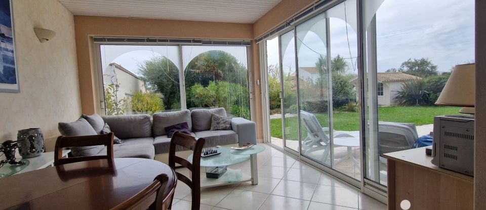 House 6 rooms of 132 m² in Saint-Gilles-Croix-de-Vie (85800)