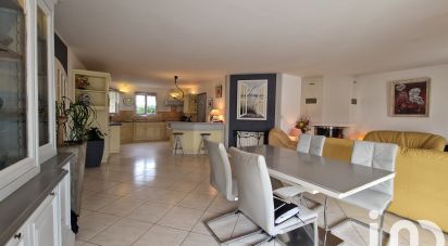 House 6 rooms of 132 m² in Saint-Gilles-Croix-de-Vie (85800)