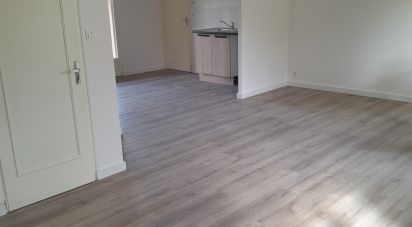 Maison 4 pièces de 88 m² à Reffannes (79420)