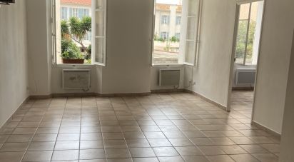 Apartment 2 rooms of 53 m² in Hyères (83400)