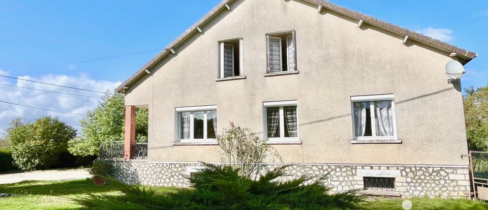 Maison 6 pièces de 127 m² à Oulches (36800)