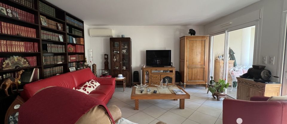 Apartment 3 rooms of 80 m² in La Londe-les-Maures (83250)