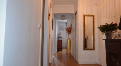 Apartment 4 rooms of 65 m² in Paris (75015)