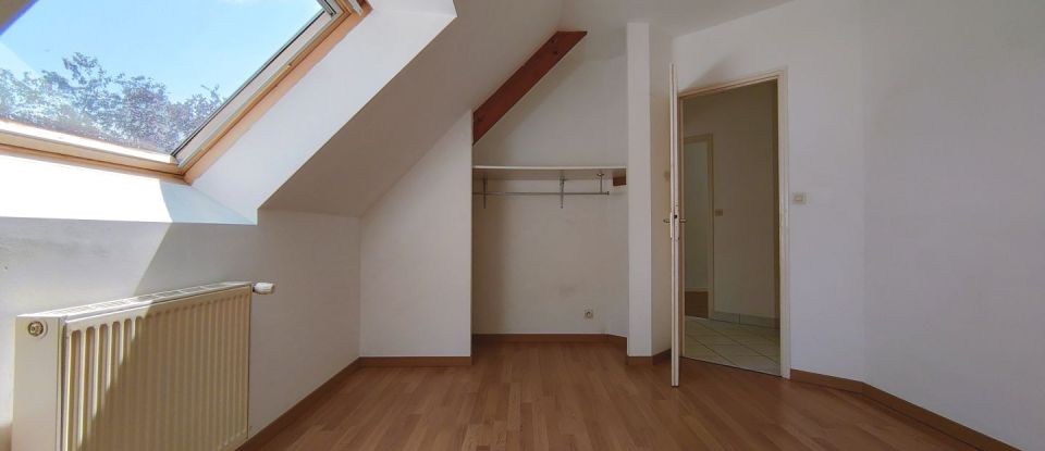 House 5 rooms of 106 m² in La Chapelle-sur-Erdre (44240)