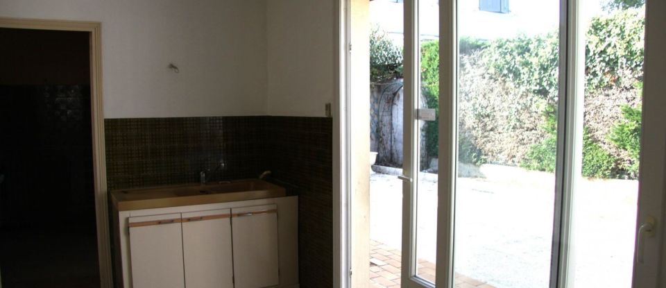 House 3 rooms of 73 m² in Rochefort (17300)