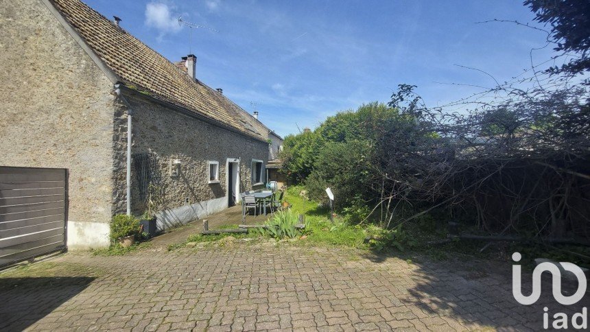 Maison traditionnelle 4 pièces de 77 m² à Fontenay-lès-Briis (91640)