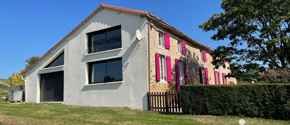 Traditional house 10 rooms of 250 m² in Le Busseau (79240)