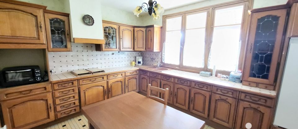 Traditional house 5 rooms of 140 m² in Saint-Georges-de-Poisieux (18200)