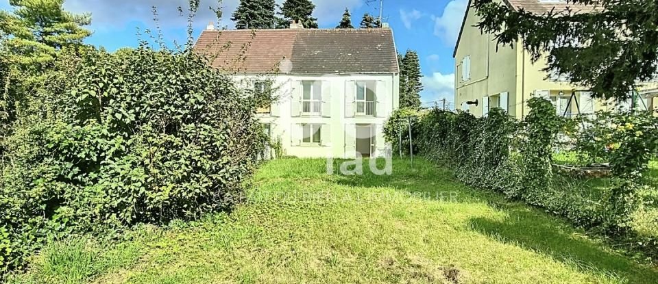 House 4 rooms of 82 m² in Donnemarie-Dontilly (77520)