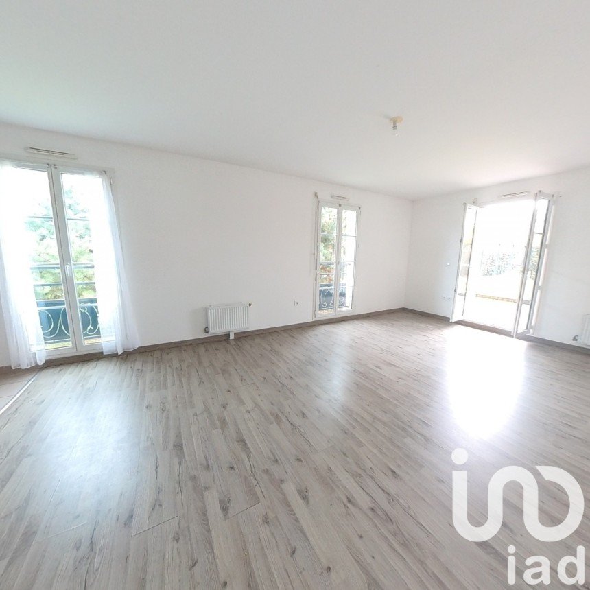 Appartement 4 pièces de 83 m² à Saint-Pierre-du-Perray (91280)