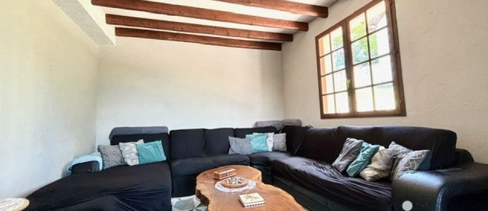 Traditional house 6 rooms of 141 m² in Cescau (64170)