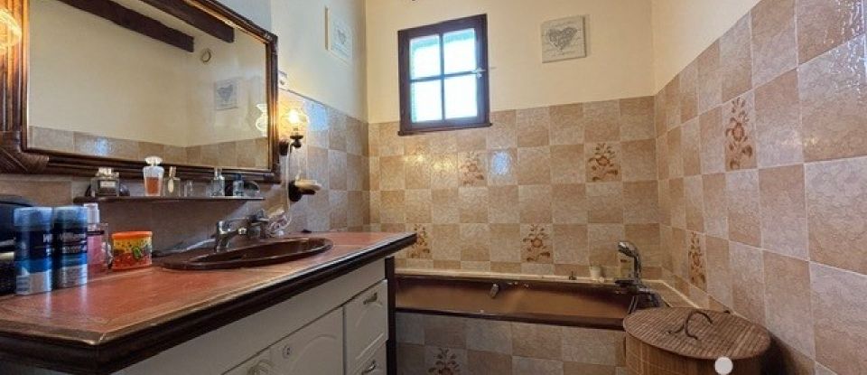 Traditional house 6 rooms of 141 m² in Cescau (64170)