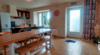 House 4 rooms of 83 m² in Saint-Perreux (56350)