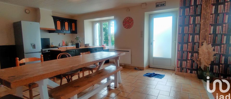 House 4 rooms of 83 m² in Saint-Perreux (56350)