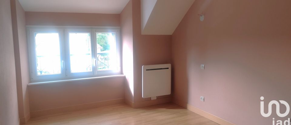 House 4 rooms of 83 m² in Saint-Perreux (56350)