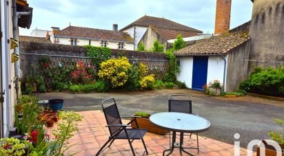 Village house 6 rooms of 165 m² in Faye-l'Abbesse (79350)