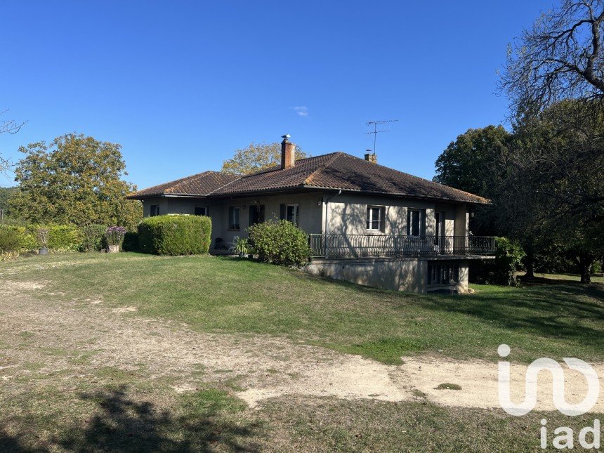 Traditional house 5 rooms of 113 m² in Chasseneuil-du-Poitou (86360)