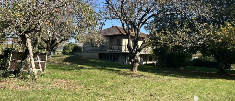 Traditional house 5 rooms of 113 m² in Chasseneuil-du-Poitou (86360)