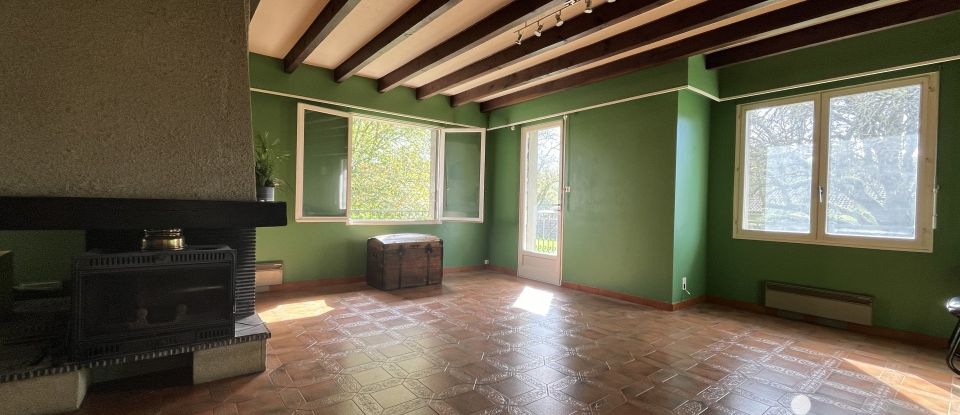 Traditional house 5 rooms of 113 m² in Chasseneuil-du-Poitou (86360)