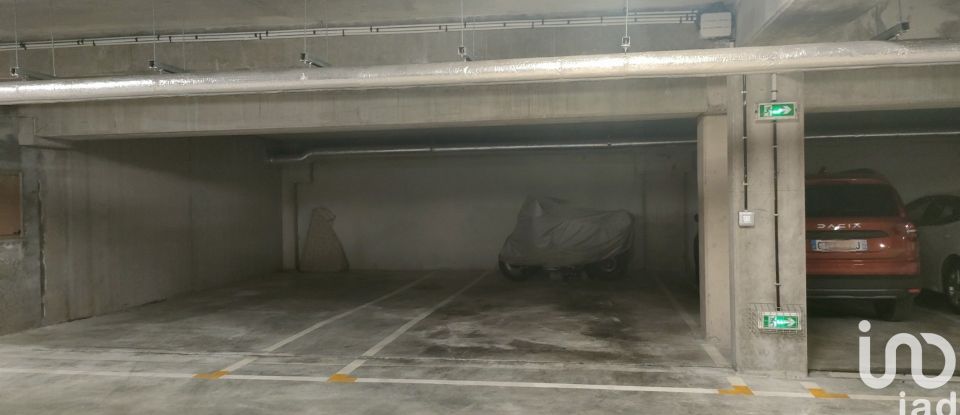 Parking/garage/box de 24 m² à Montreuil (93100)